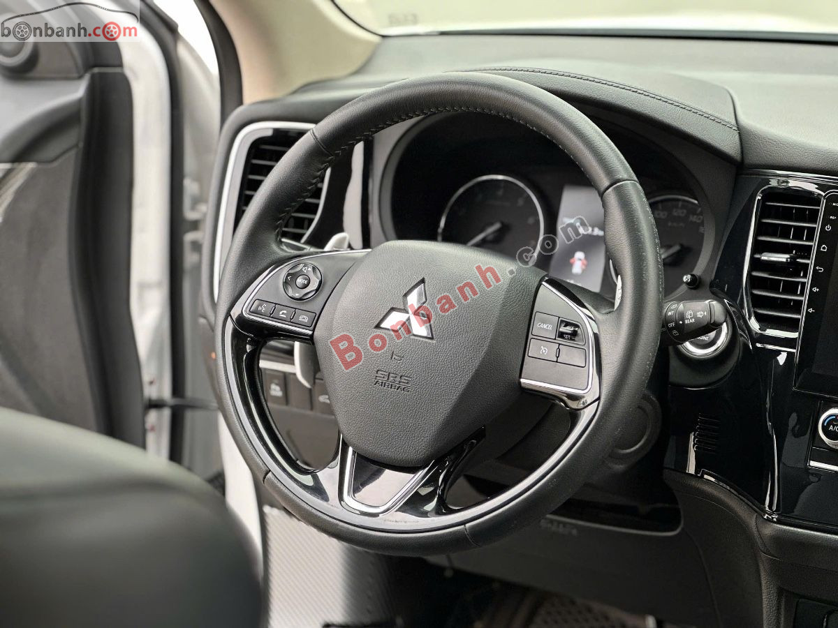 Bán ô tô Mitsubishi Outlander Premium 2.0 CVT - 2021 - xe cũ