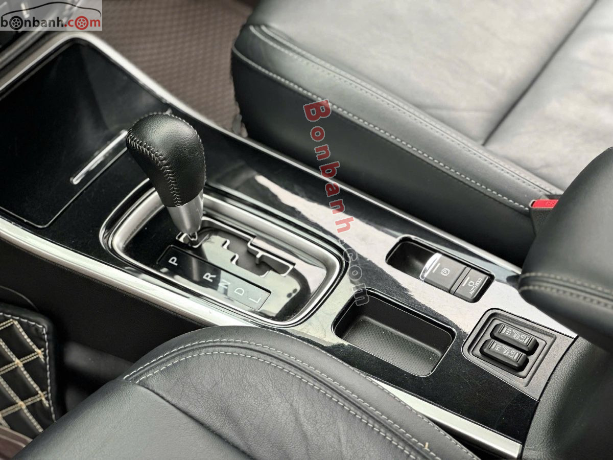 Bán ô tô Mitsubishi Outlander Premium 2.0 CVT - 2021 - xe cũ