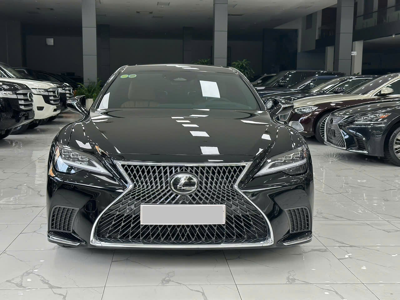 Lexus LS500H Sản Xuất 2025 Mới 99.9999%