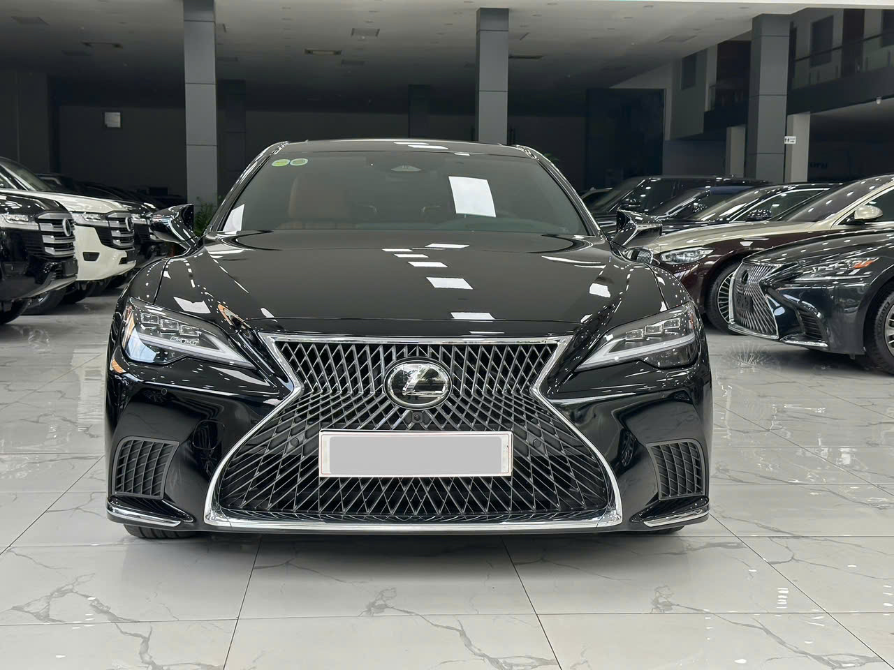 Lexus LS500H Sản Xuất 2025 Mới 99.9999%