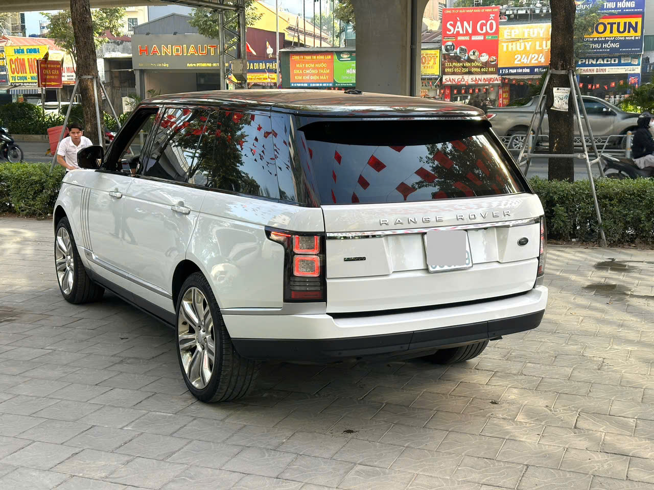 Bán LandRover Range Rover Autobiography LWB Black Edition  sản xuất 2015, màu trắng, nhập khẩu,