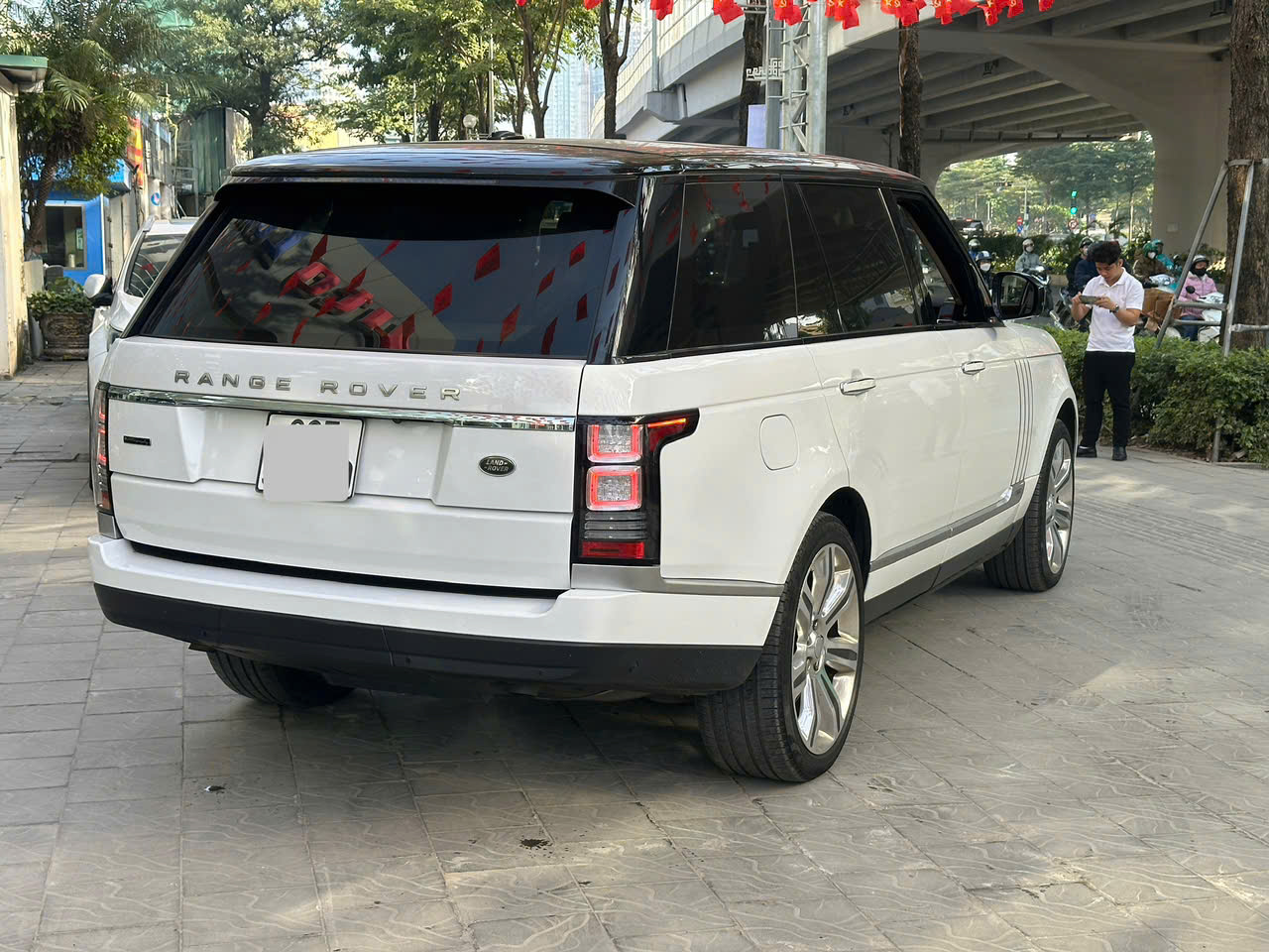 Bán LandRover Range Rover Autobiography LWB Black Edition  sản xuất 2015, màu trắng, nhập khẩu,