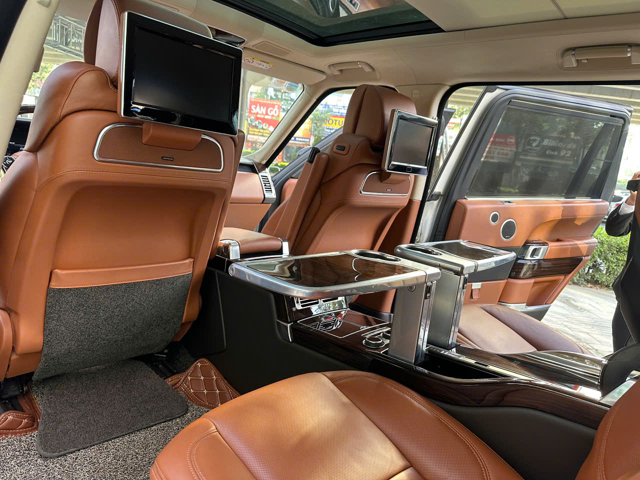 Bán LandRover Range Rover Autobiography LWB Black Edition  sản xuất 2015, màu trắng, nhập khẩu,