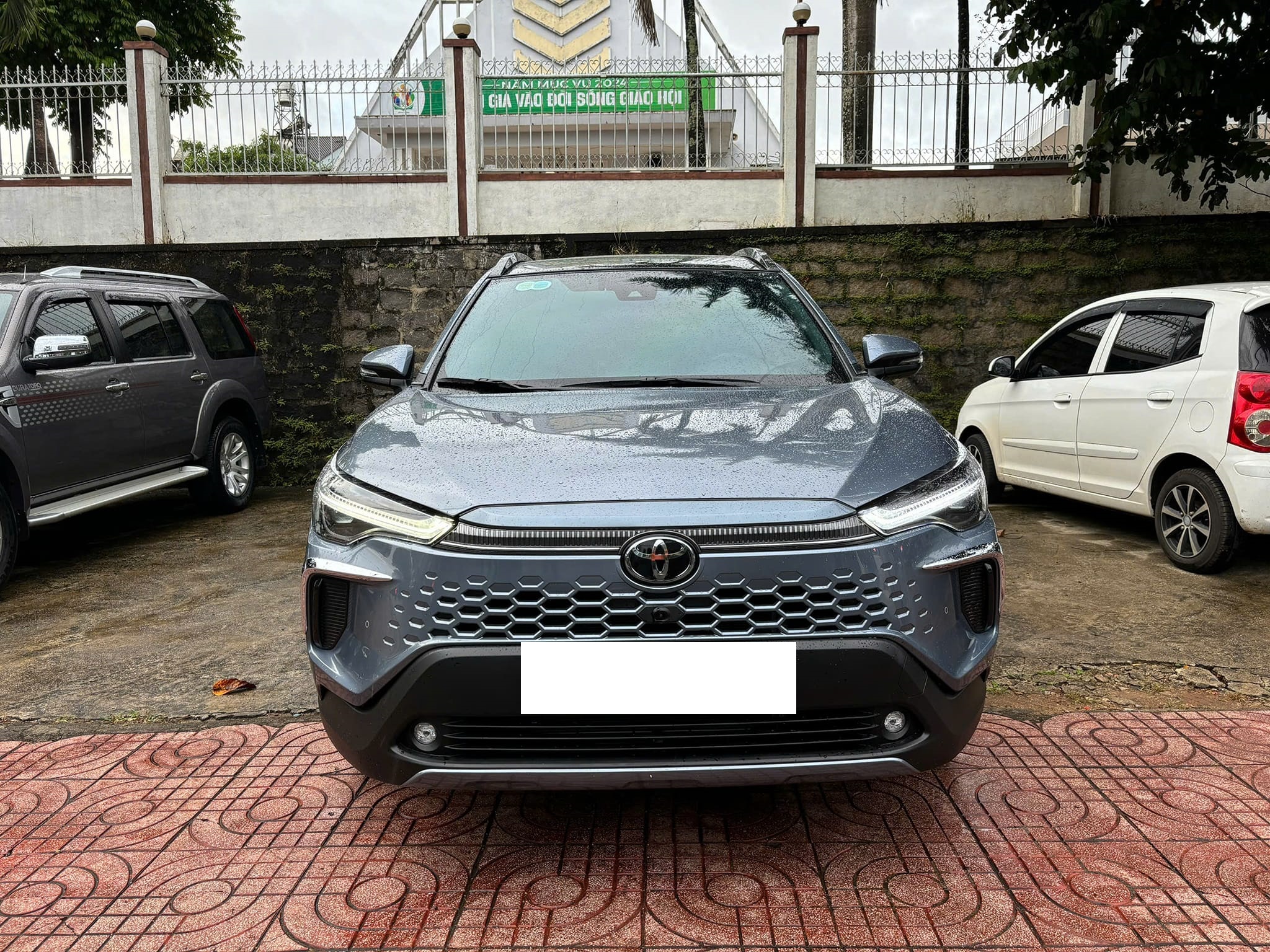 Bán Toyota Corolla Cross 1.8V sản xuất 2025, màu xanh lục, nhập khẩu