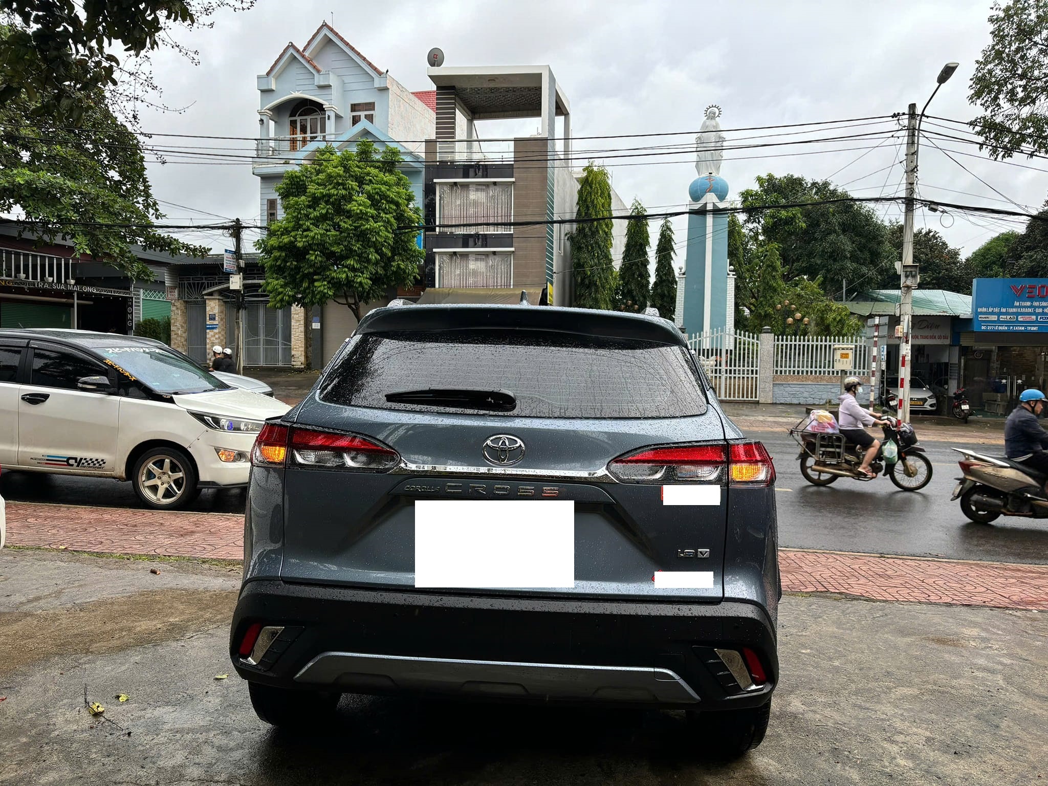 Bán Toyota Corolla Cross 1.8V sản xuất 2025, màu xanh lục, nhập khẩu