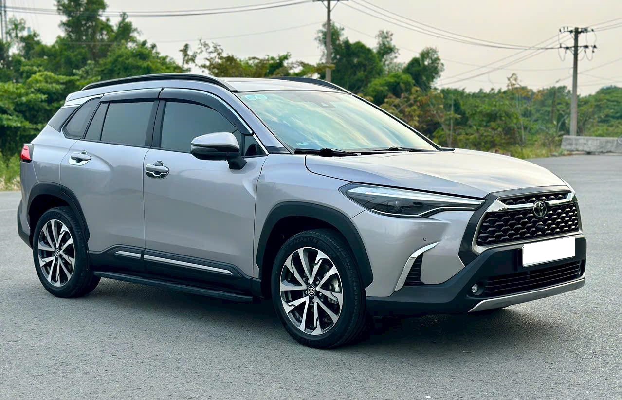 Bán Toyota Corolla Cross 1.8V năm sản xuất 2022, màu bạc, nhập khẩu nguyên chiếc