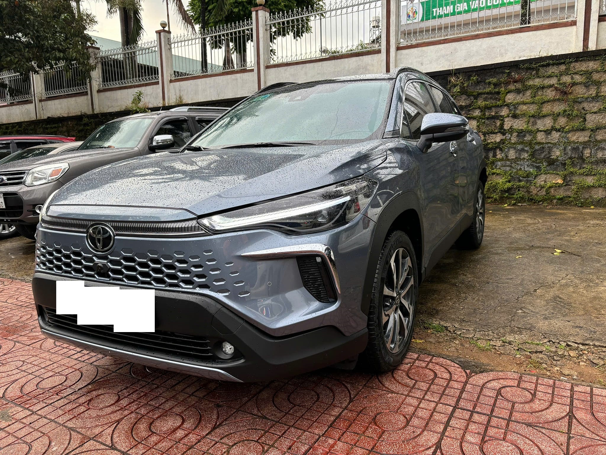 Bán Toyota Corolla Cross 1.8V sản xuất 2025, màu xanh lục, nhập khẩu