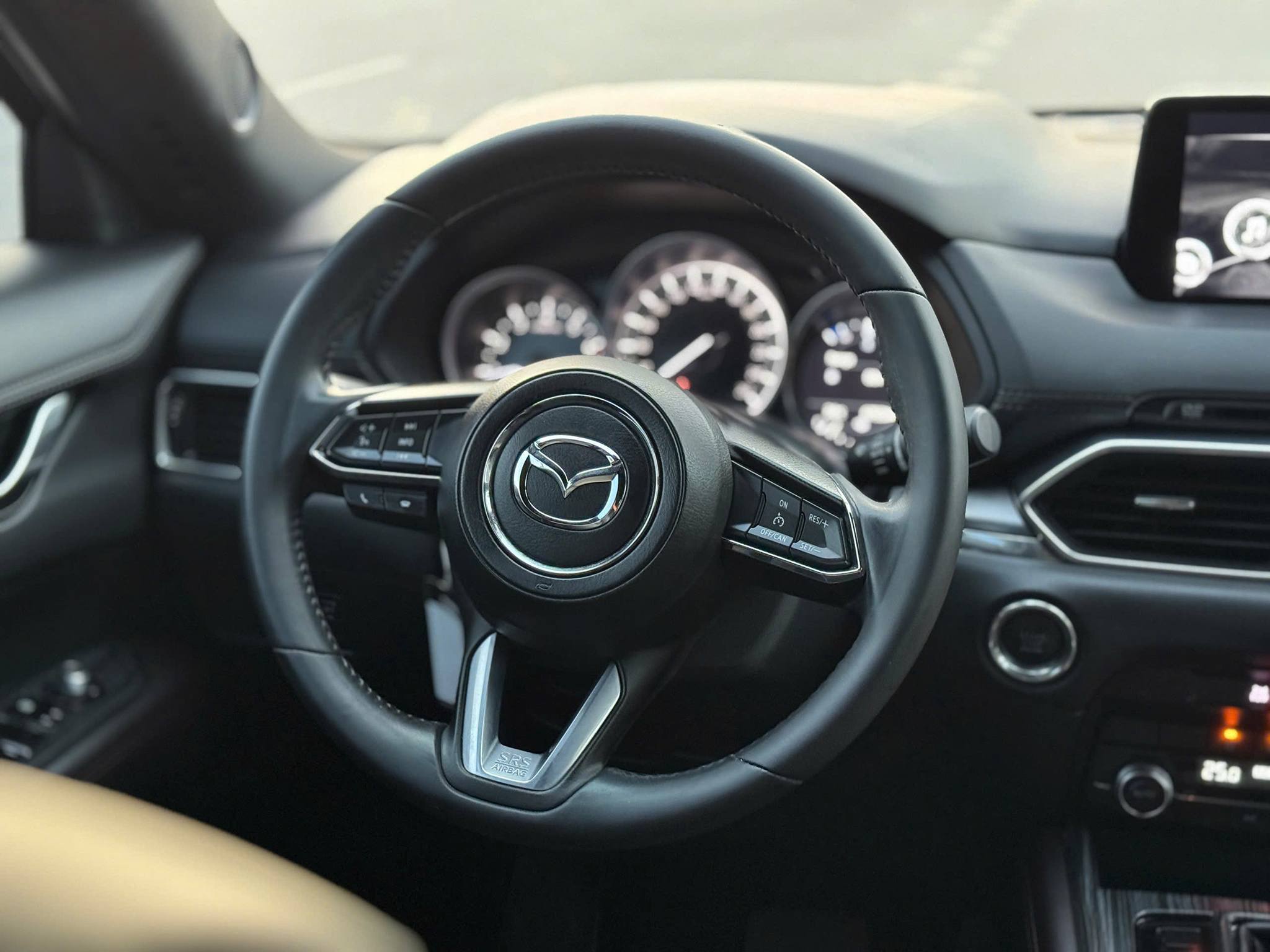 Bán xe Mazda CX 8 deluxe sản xuất năm 2021, màu đen