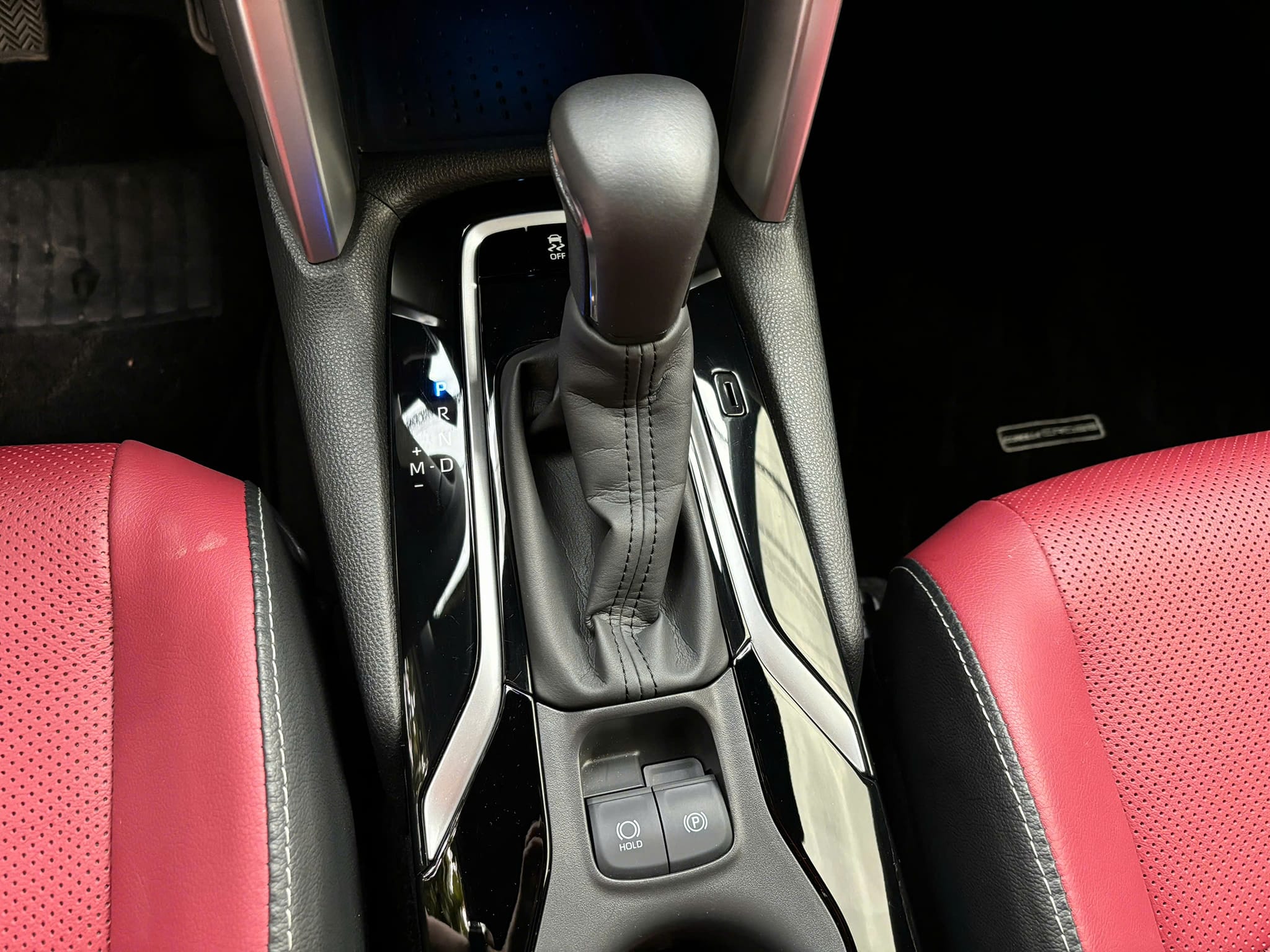 Bán Toyota Corolla Cross 1.8V sản xuất 2025, màu xanh lục, nhập khẩu