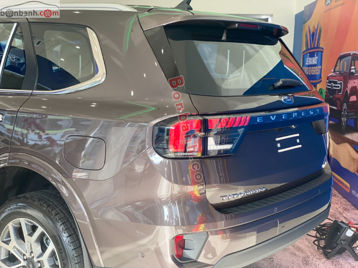 Bán ô tô Ford Everest Titanium Plus 2.0L 4x4 AT - 2026 - xe mới
