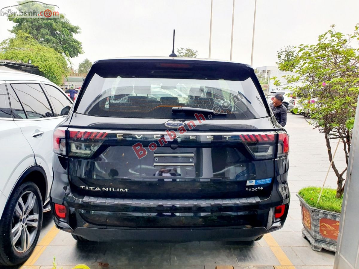 Bán ô tô Ford Everest Titanium Plus 2.0L 4x4 AT - 2025 - xe mới