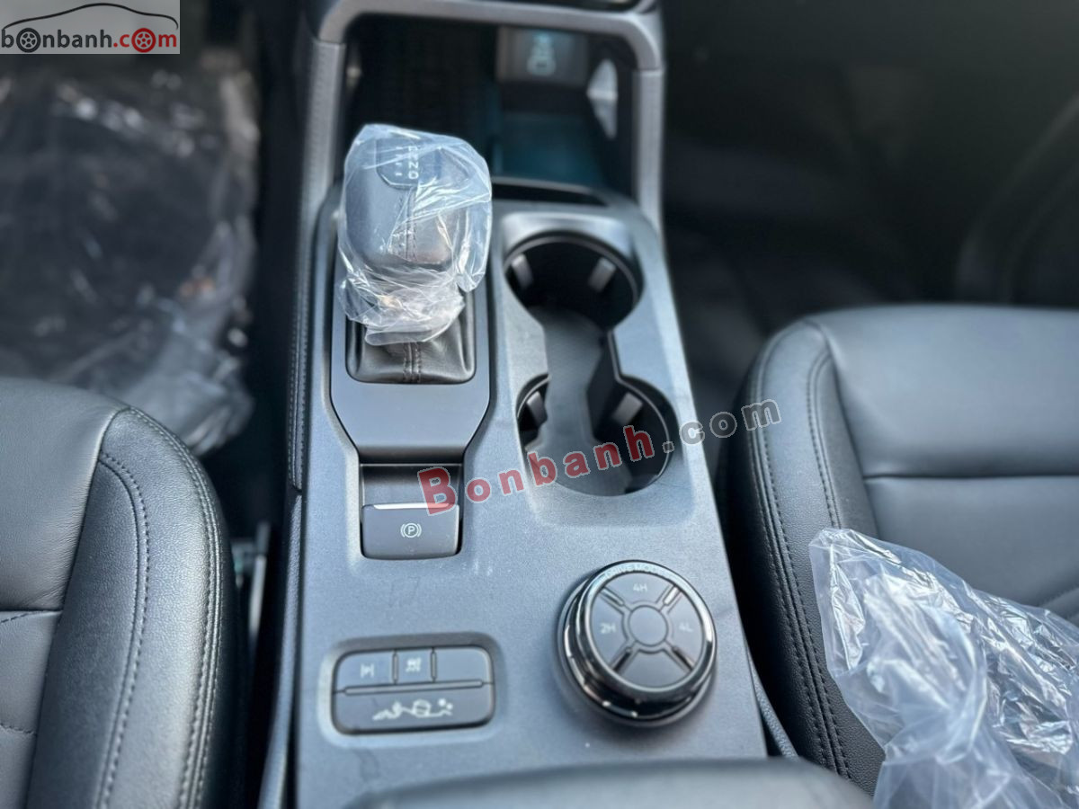 Bán ô tô Ford Everest Titanium Plus 2.0L 4x4 AT - 2025 - xe mới