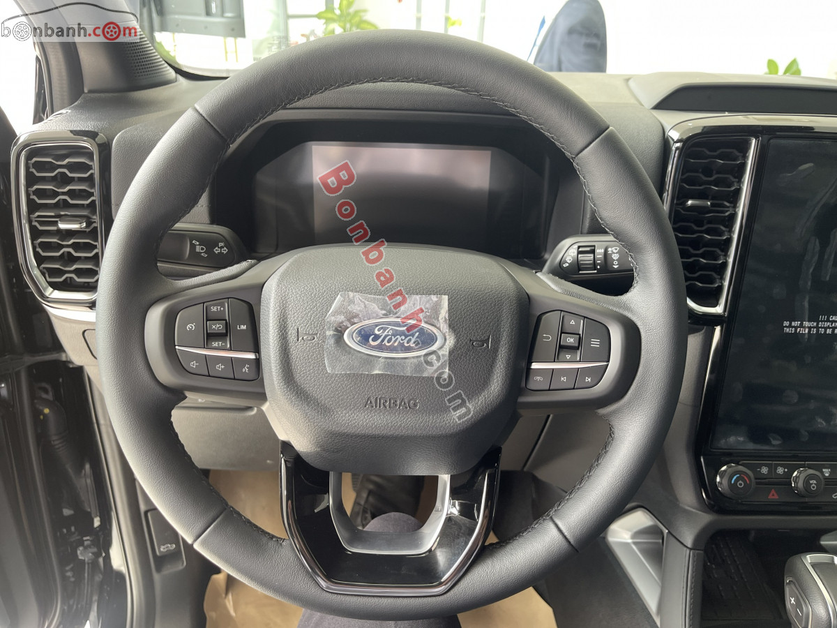 Bán ô tô Ford Everest Titanium 2.0L 4x2 AT - 2025 - xe mới