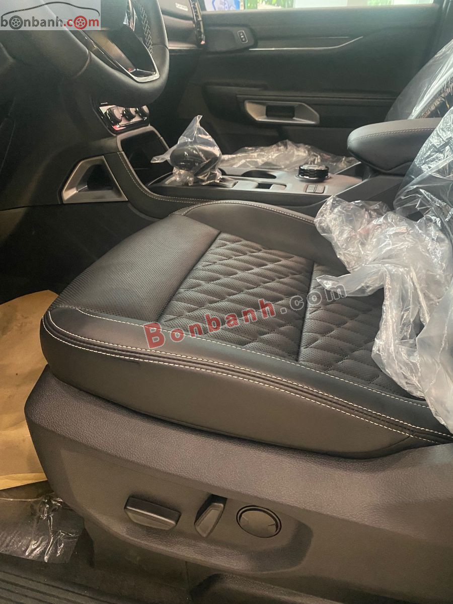 Bán ô tô Ford Everest Platinum 2.0L 4x4 AT - 2025 - xe mới