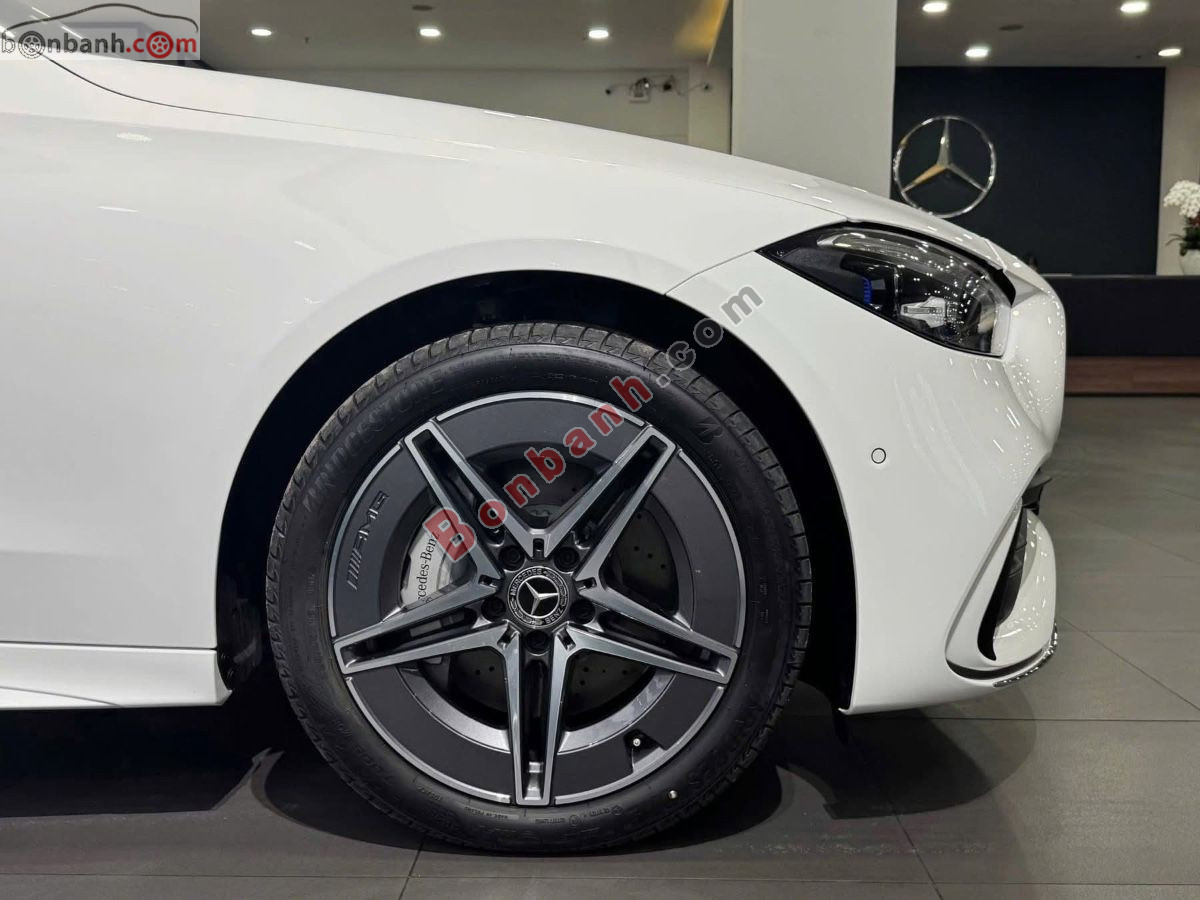 Bán ô tô Mercedes Benz C class C300 AMG - 2025 - xe mới