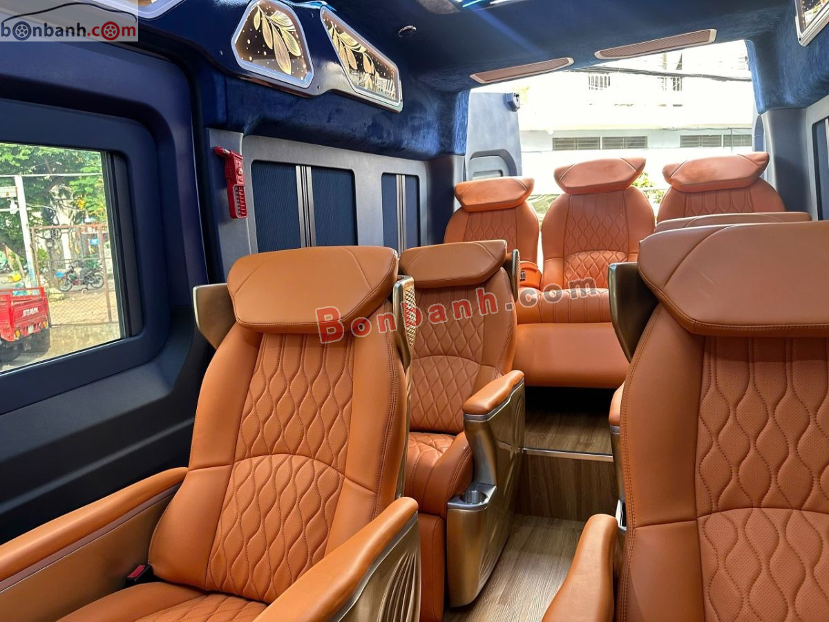 Bán ô tô Ford Transit Limousine 10S - 2025 - xe mới