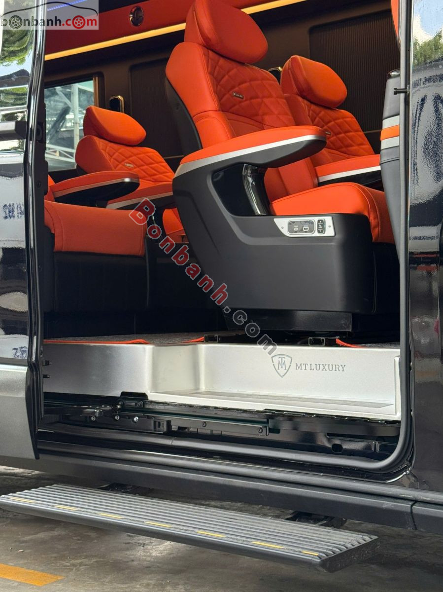 Bán ô tô Ford Transit Limousine 10S - 2026 - xe mới