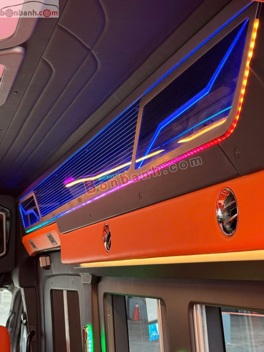 Bán ô tô Ford Transit Limousine 10S - 2026 - xe mới