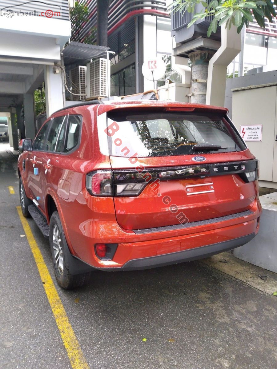 Bán ô tô Ford Everest Ambiente 2.0L 4x2 AT - 2025 - xe mới