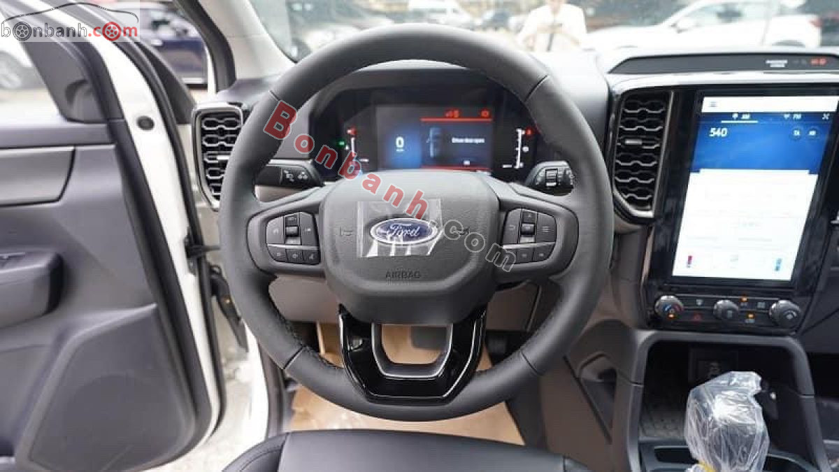 Bán ô tô Ford Everest Ambiente 2.0L 4x2 AT - 2025 - xe mới