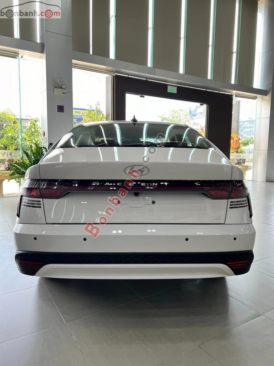 Bán ô tô Hyundai Accent Đặc biệt 1.5 AT - 2025 - xe mới