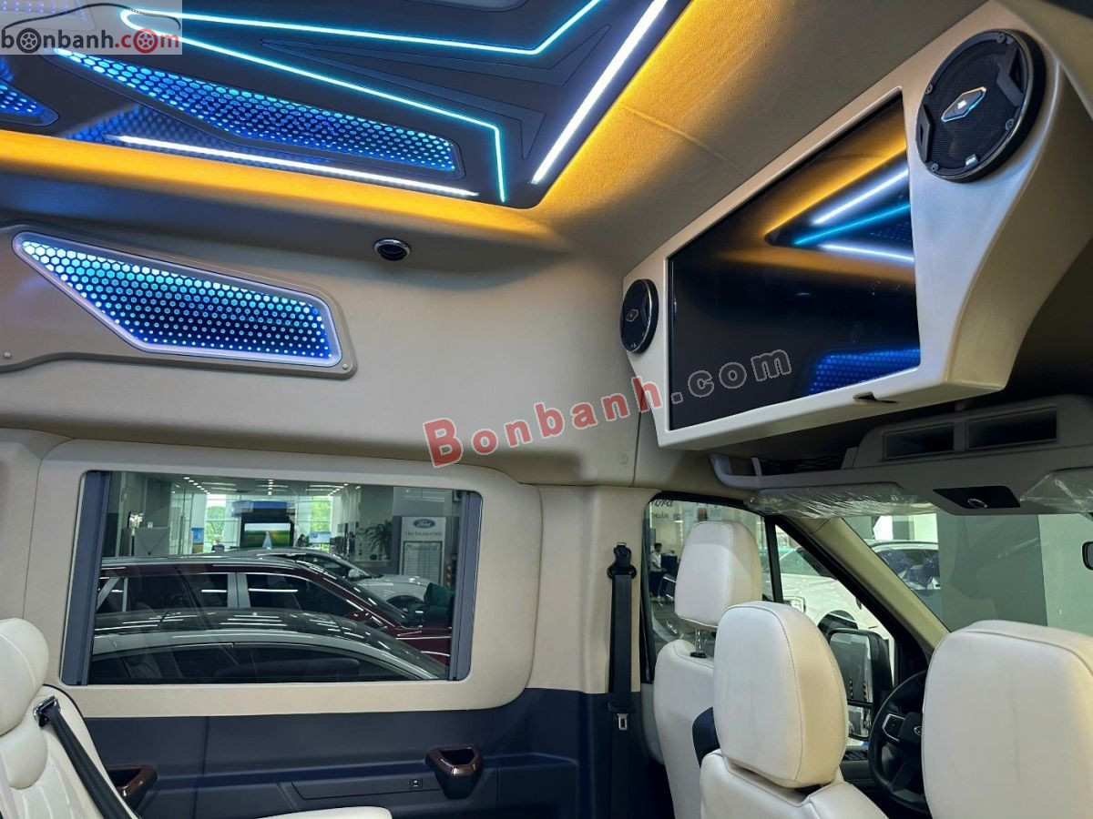 Bán ô tô Ford Transit Limousine 10S - 2025 - xe mới