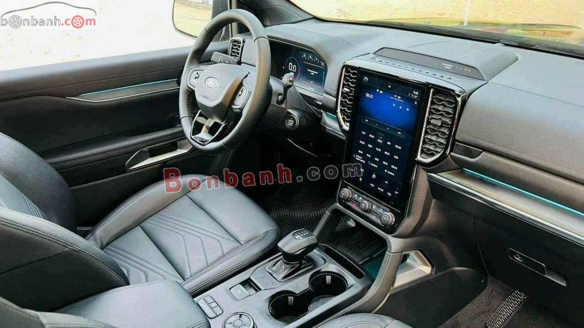 Bán ô tô Ford Everest Titanium Plus 2.0L 4x4 AT - 2025 - xe mới