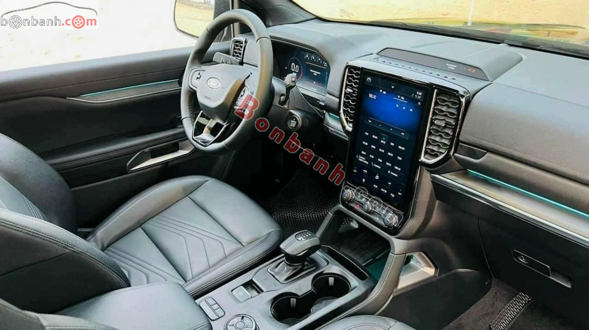 Bán ô tô Ford Everest Titanium Plus 2.0L 4x4 AT - 2025 - xe mới