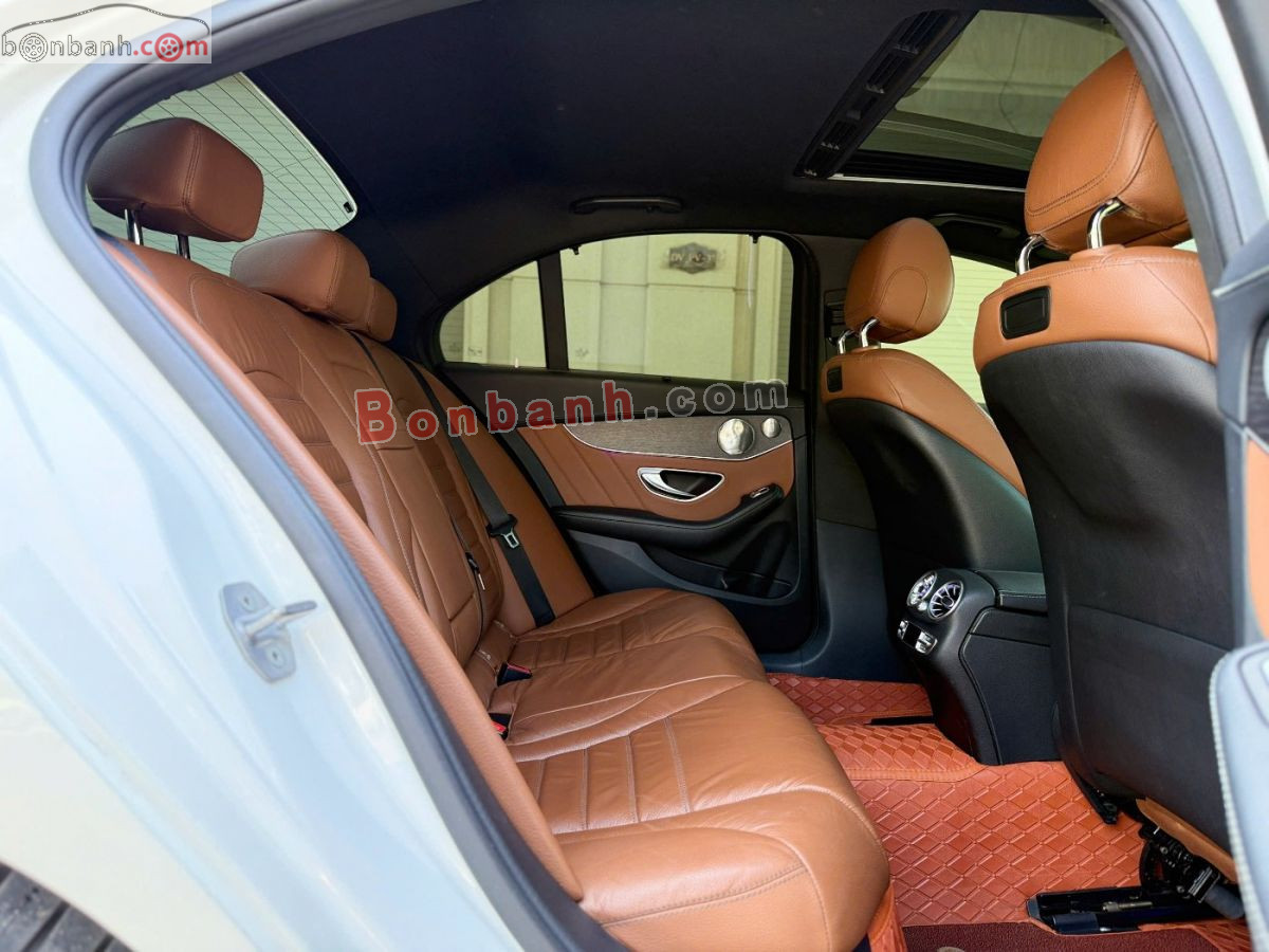 Bán ô tô Mercedes Benz C class C300 AMG - 2018 - xe cũ