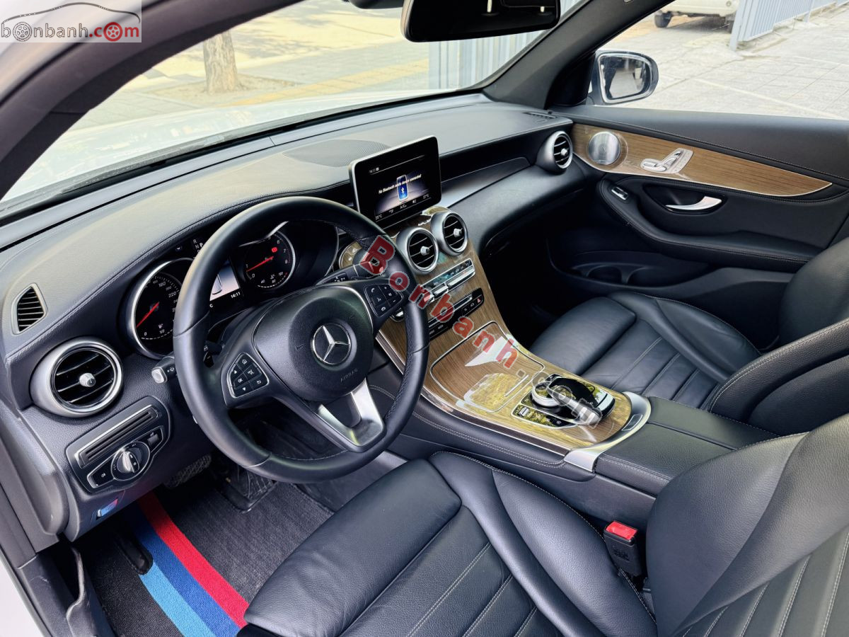 Bán ô tô Mercedes Benz GLC 250 4Matic - 2019 - xe cũ