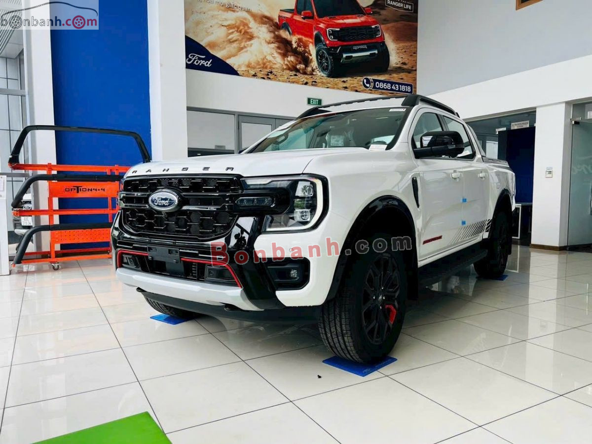 Bán ô tô Ford Ranger Stormtrak 2.0L 4x4 AT - 2025 - xe mới