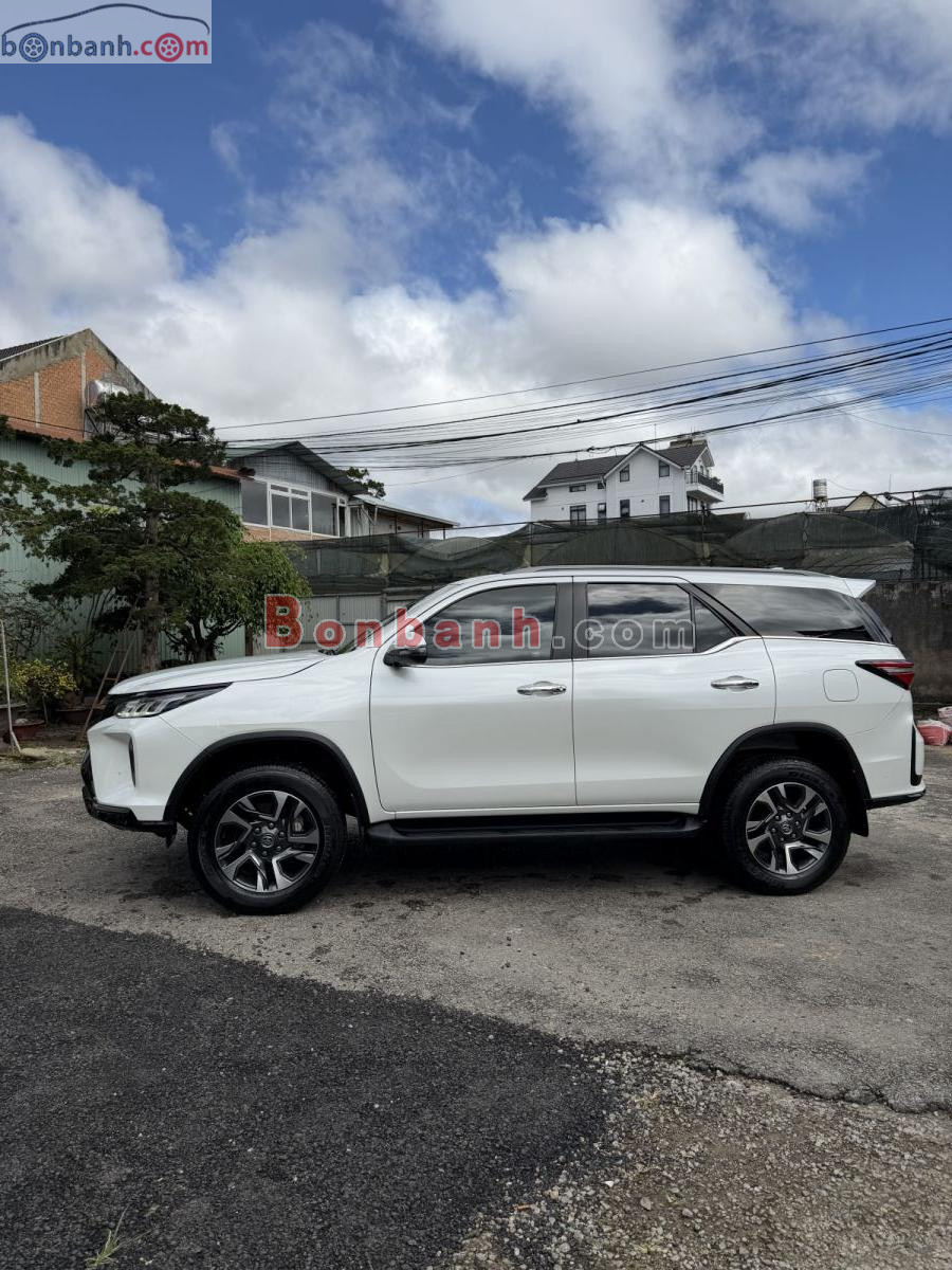 Bán ô tô Toyota Fortuner Legender 2.4L 4x2 AT - 2022 - xe cũ