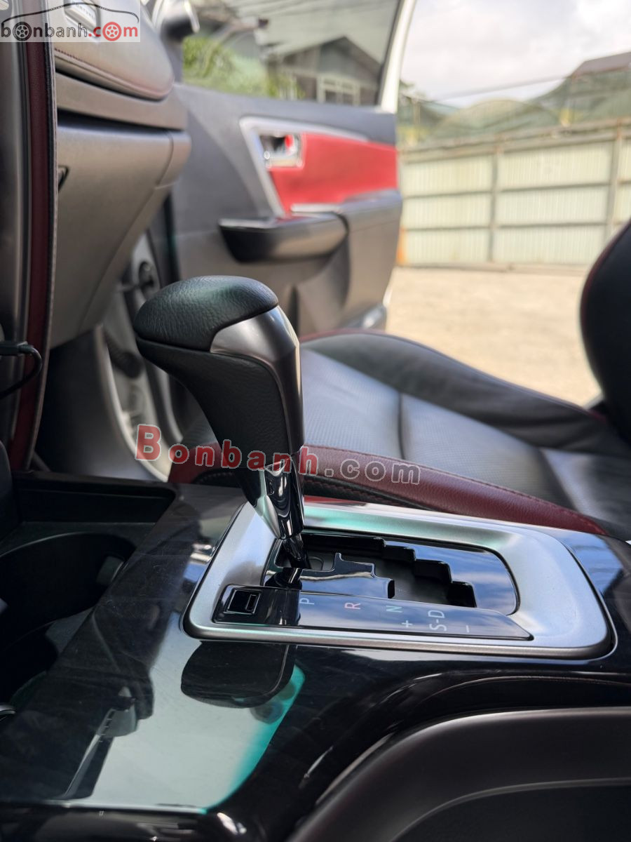 Bán ô tô Toyota Fortuner Legender 2.4L 4x2 AT - 2022 - xe cũ