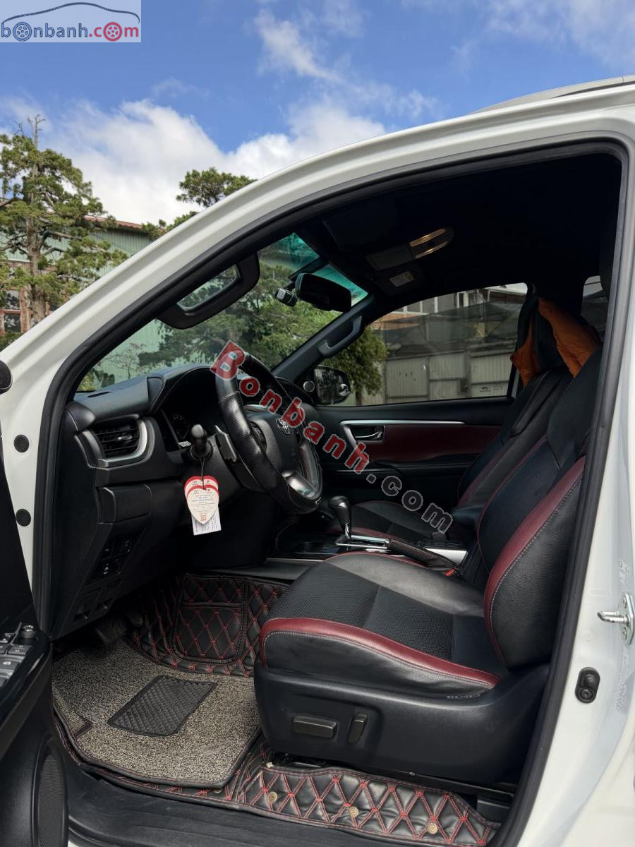 Bán ô tô Toyota Fortuner Legender 2.4L 4x2 AT - 2022 - xe cũ