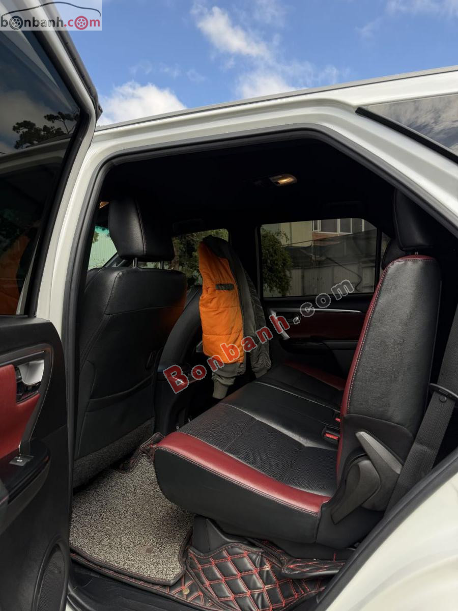 Bán ô tô Toyota Fortuner Legender 2.4L 4x2 AT - 2022 - xe cũ