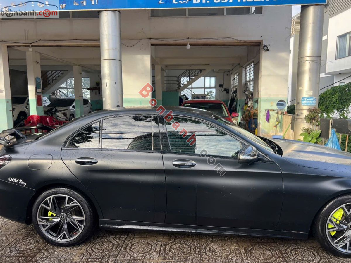 Bán ô tô Mercedes Benz C class C300 AMG - 2019 - xe cũ