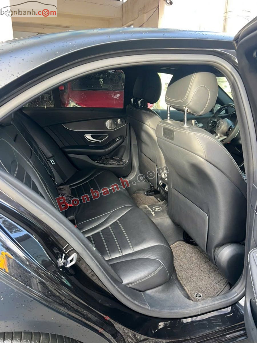 Bán ô tô Mercedes Benz C class C300 AMG - 2019 - xe cũ