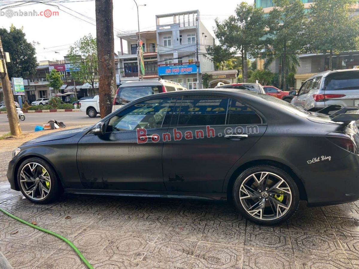 Bán ô tô Mercedes Benz C class C300 AMG - 2019 - xe cũ