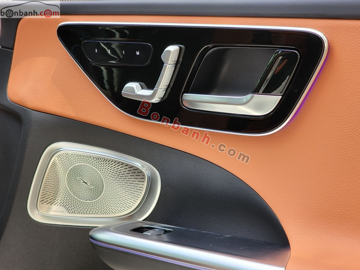 Bán ô tô Mercedes Benz C class C300 AMG - 2025 - xe mới