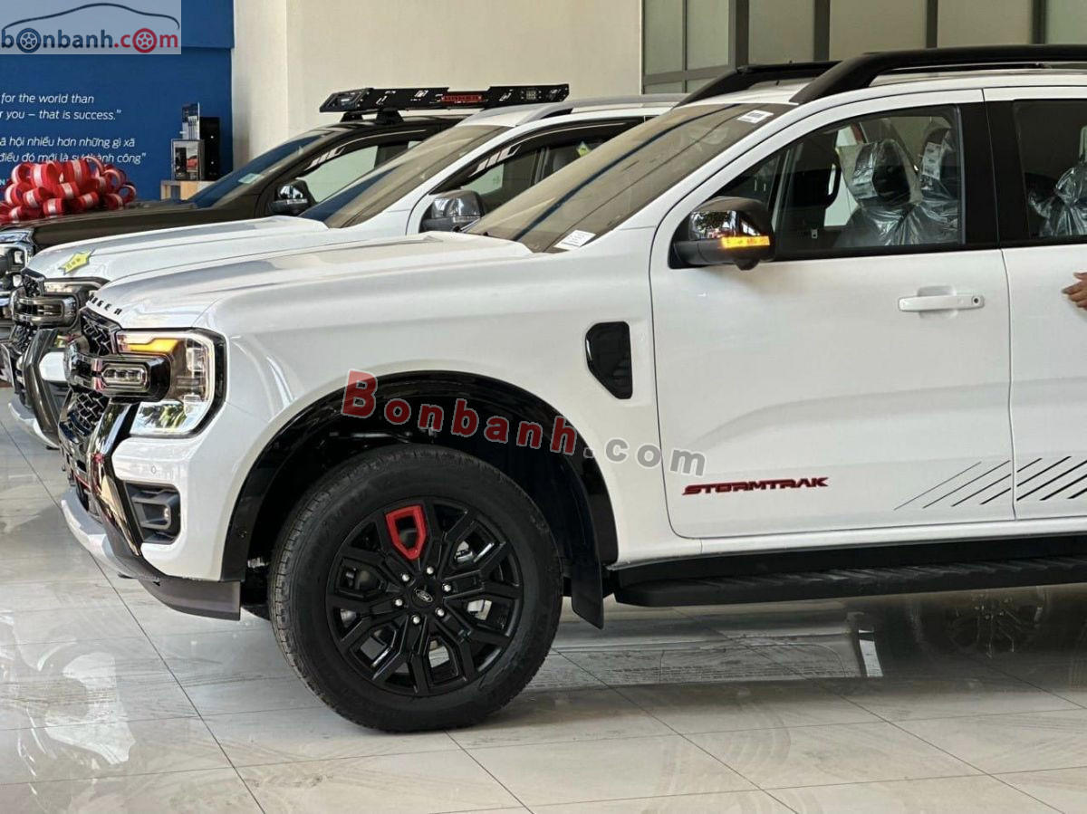 Bán ô tô Ford Ranger Stormtrak 2.0L 4x4 AT - 2026 - xe mới