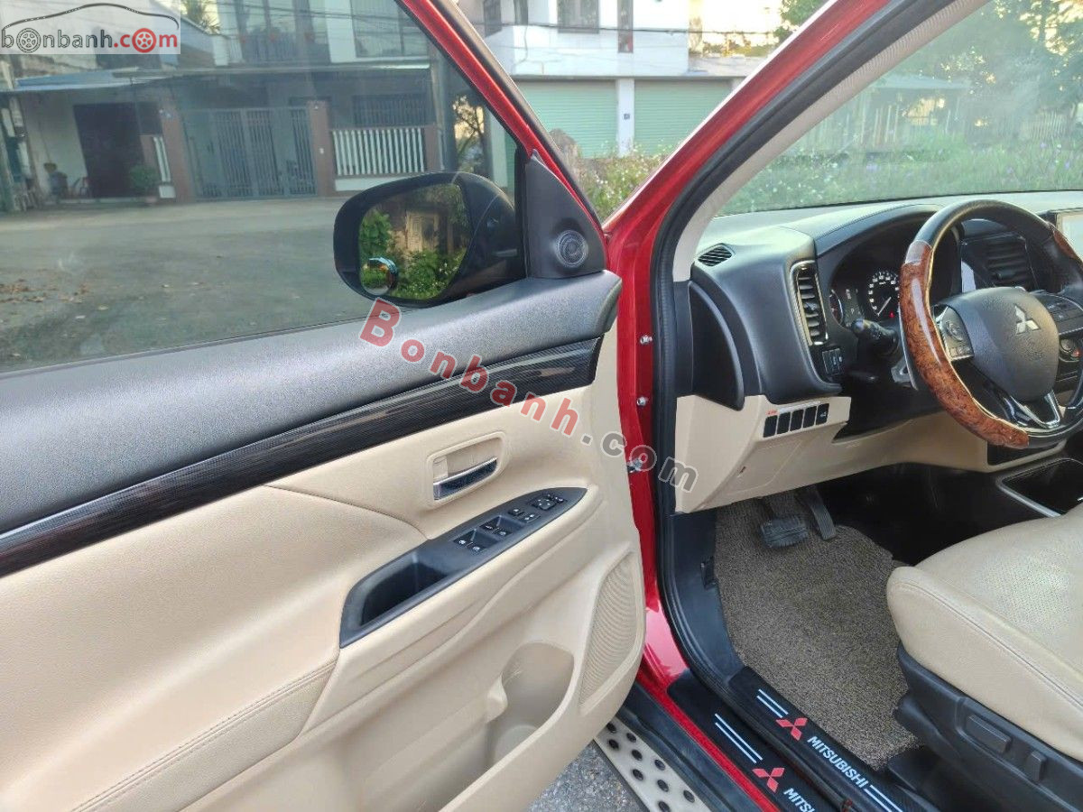 Bán ô tô Mitsubishi Outlander 2.0 CVT Premium - 2019 - xe cũ