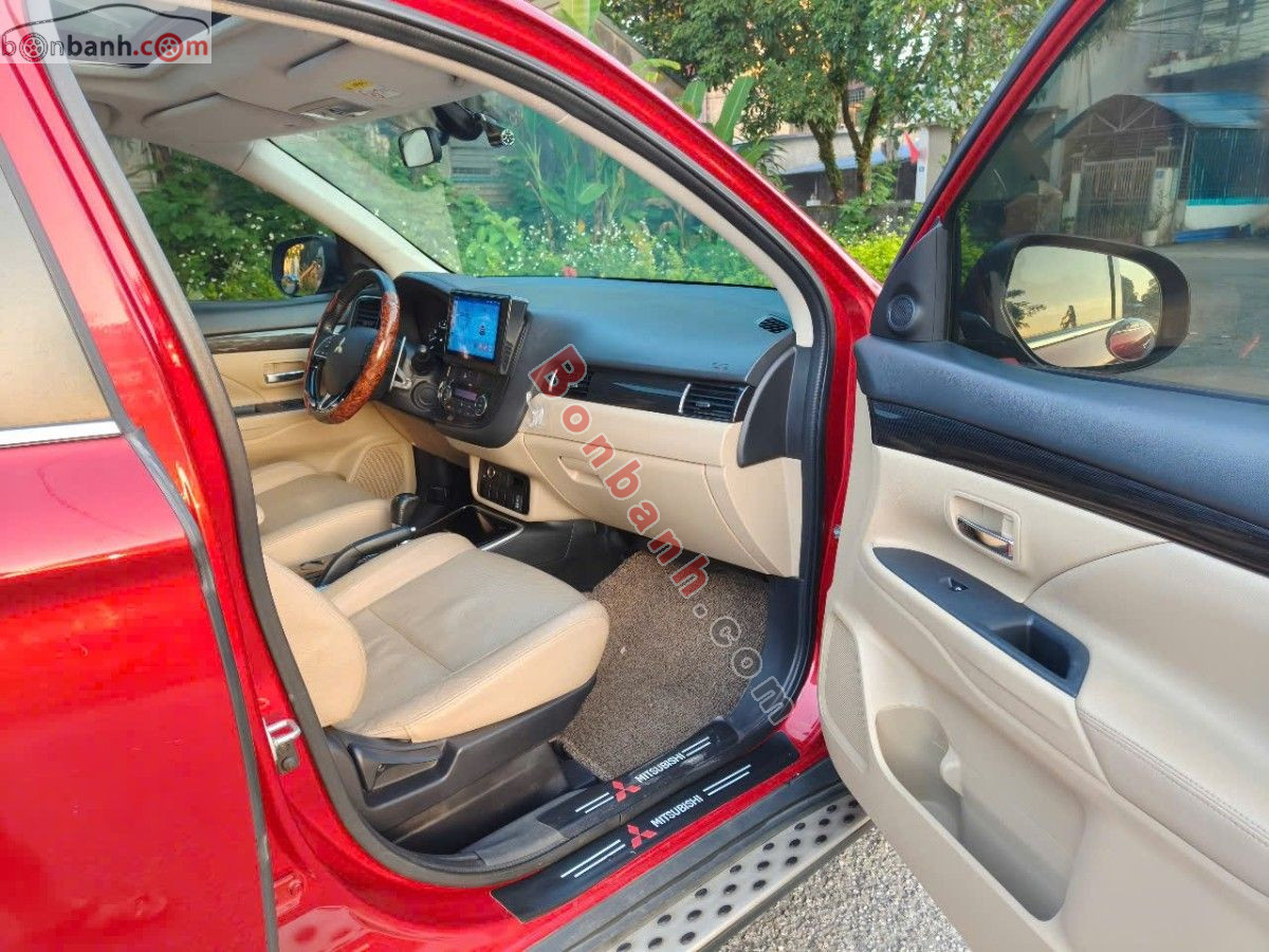 Bán ô tô Mitsubishi Outlander 2.0 CVT Premium - 2019 - xe cũ