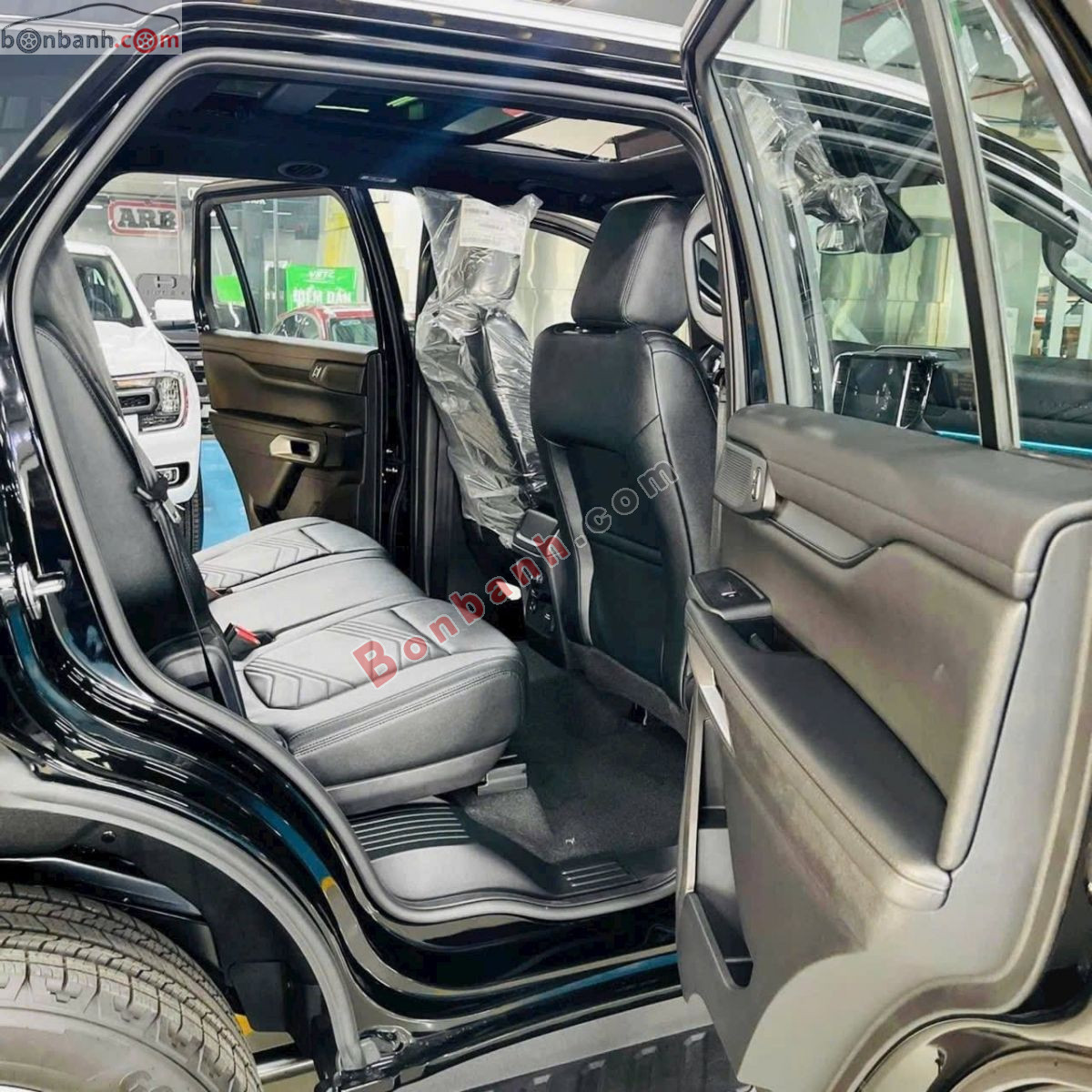 Bán ô tô Ford Everest Titanium 2.0L 4x2 AT - 2025 - xe mới