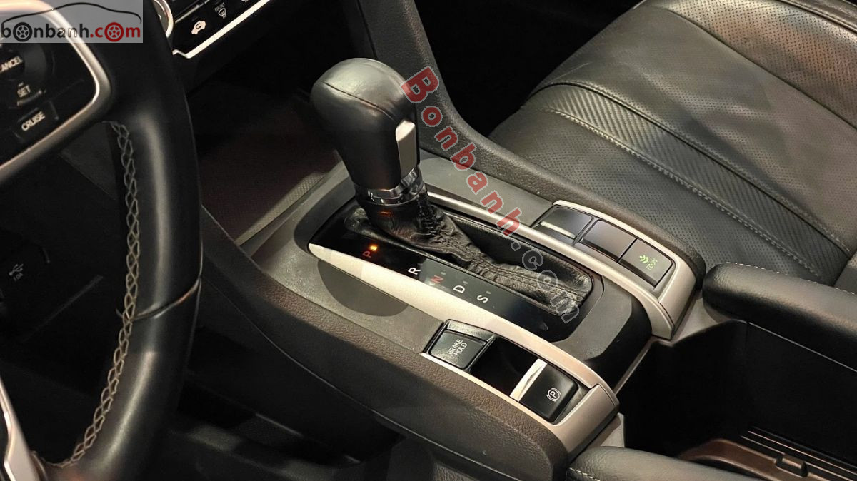 Bán ô tô Honda Civic 1.8 E - 2018 - xe cũ