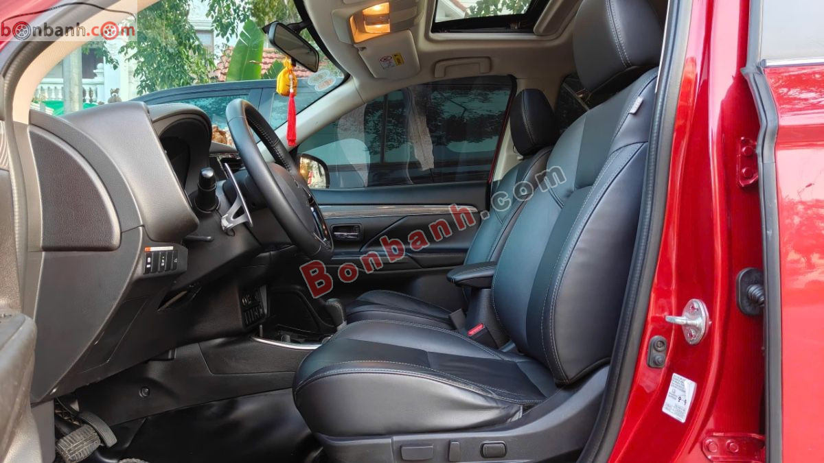 Bán ô tô Mitsubishi Outlander Premium 2.0 CVT - 2021 - xe cũ