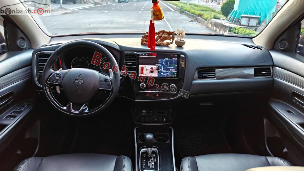 Bán ô tô Mitsubishi Outlander Premium 2.0 CVT - 2021 - xe cũ