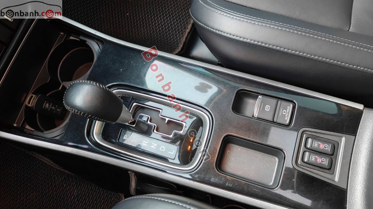 Bán ô tô Mitsubishi Outlander Premium 2.0 CVT - 2021 - xe cũ