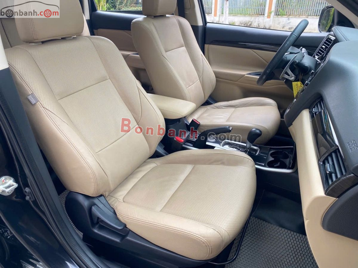 Bán ô tô Mitsubishi Outlander 2.0 CVT - 2017 - xe cũ