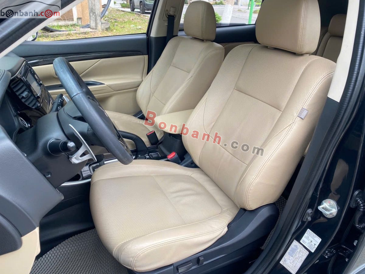 Bán ô tô Mitsubishi Outlander 2.0 CVT - 2017 - xe cũ