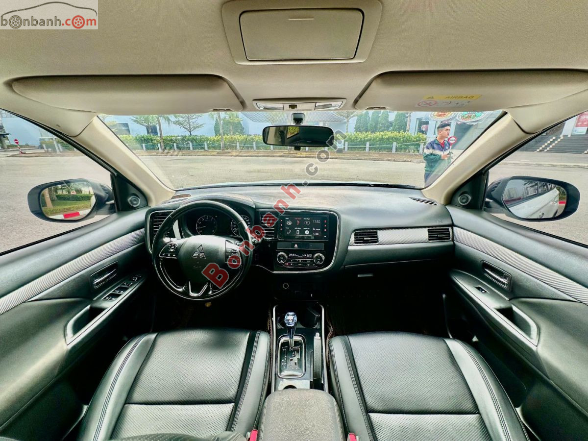 Bán ô tô Mitsubishi Outlander 2.0 CVT - 2019 - xe cũ